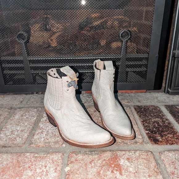 NEW RARE FREEBIRD FAITH MOOD RING ANKLE BOOTIES size 6 - Picture 12 of 16